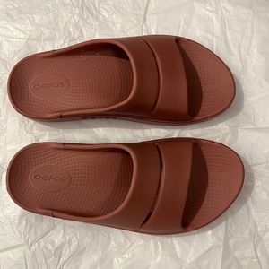 OOFOS size 8 support and comfort sandals